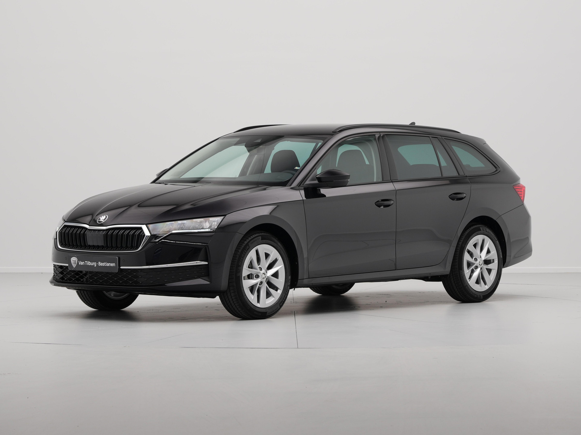 Škoda - Octavia Combi 1.5 TSI 115 6MT Business Edition Plus - 2024